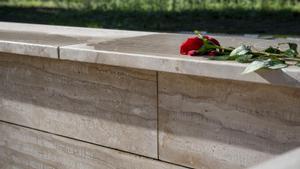 Detalle del espacio Font del Repòs en el cementerio de Roques Blanques ubicado en el parque natural de Collserola.