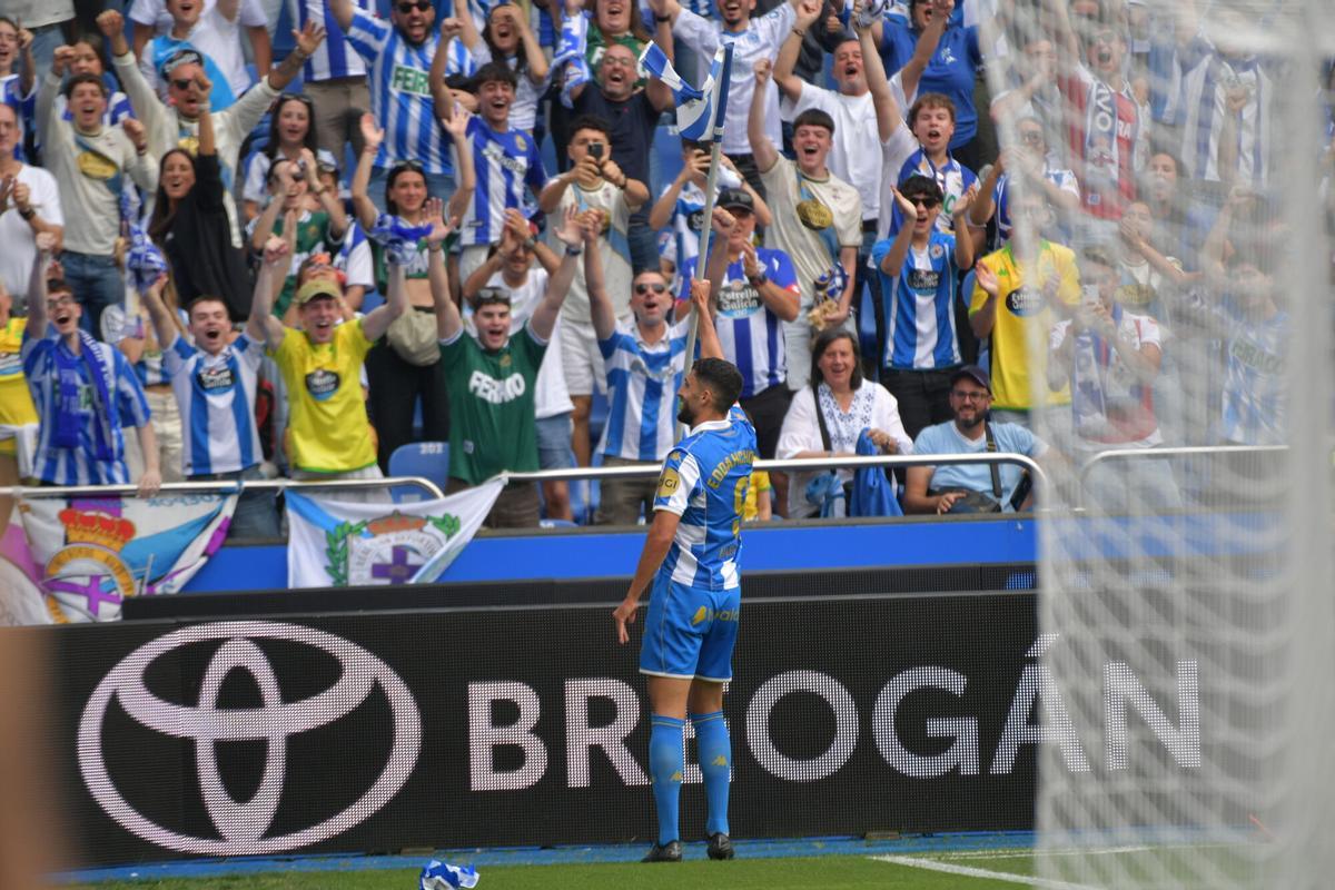 La fiesta lo inundó todo en Riazor, el fútbol era de lo menos