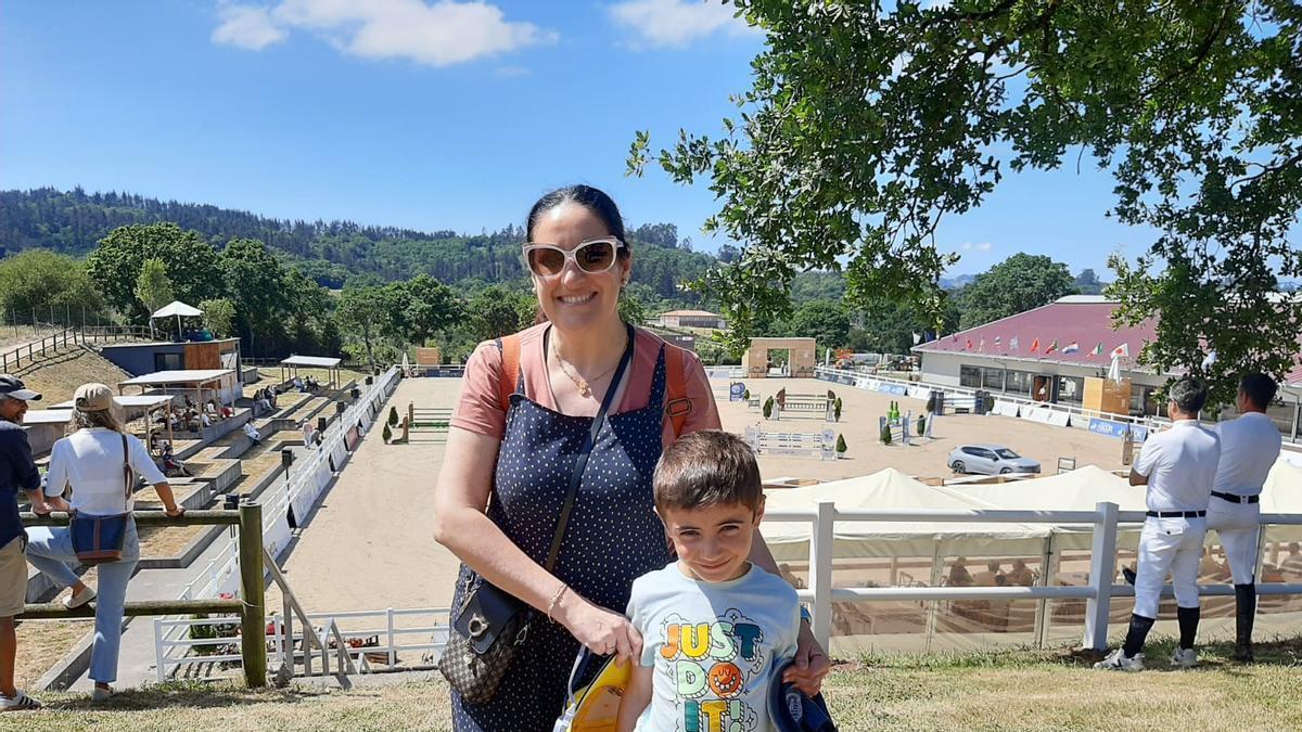 Elena Muñoz y Javier García, ante la pista del concurso de Maeza