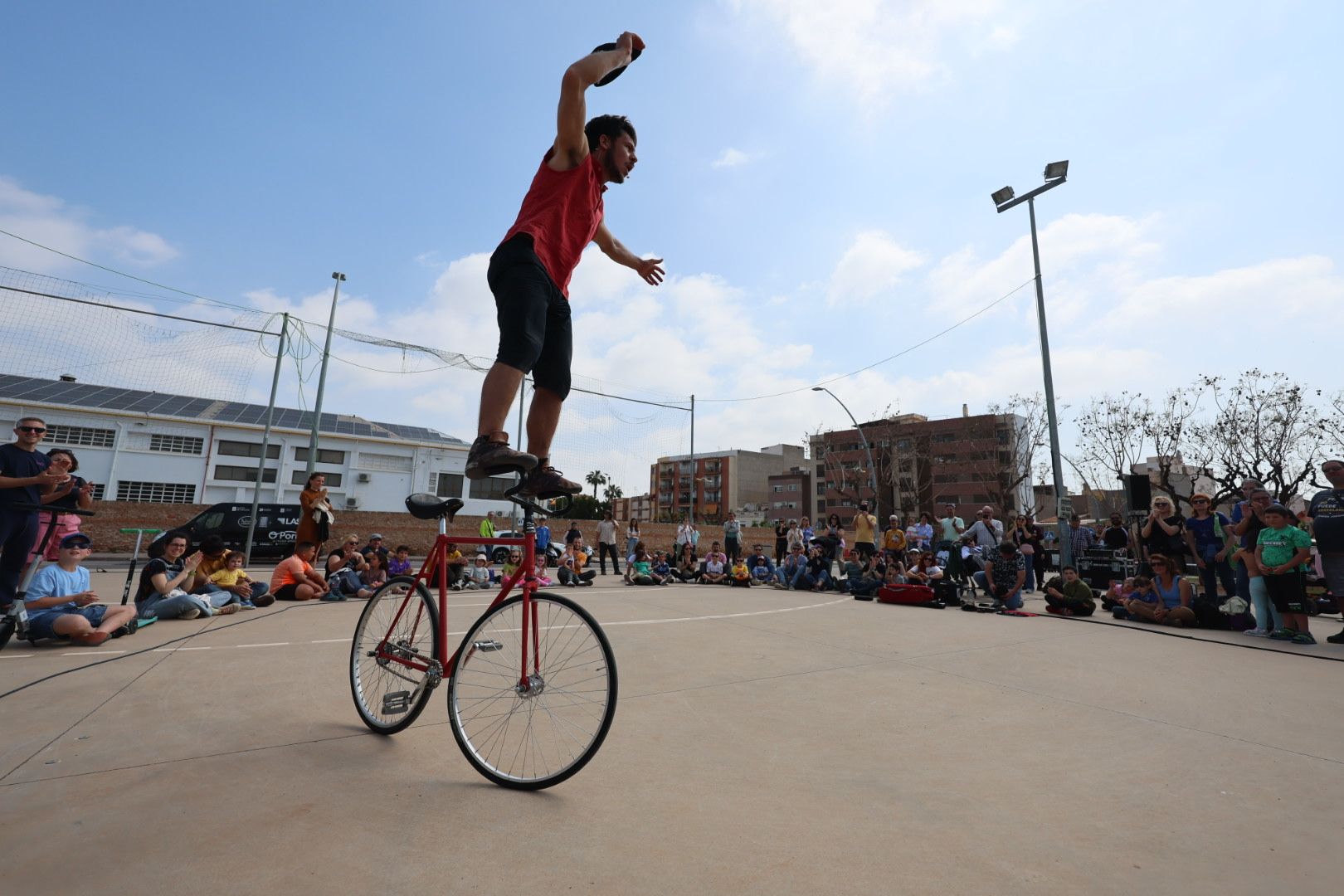 El Festival de Teatre de Carrer sigue llenando calles y plazas de Vila-real