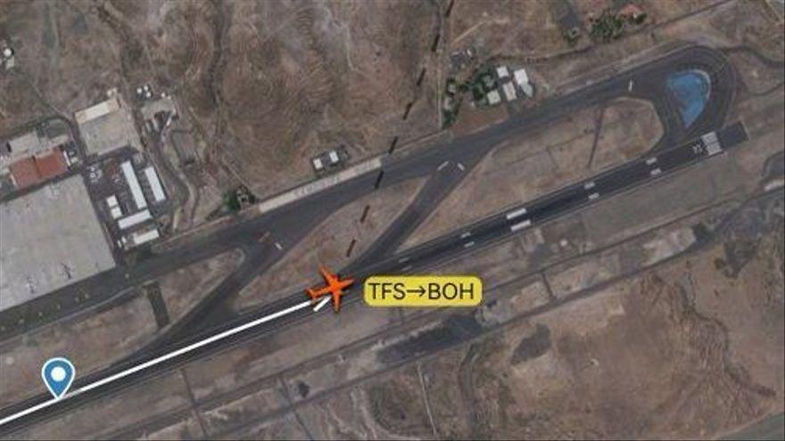 Situación del avión en la pista del aeropuerto Tenerife Sur