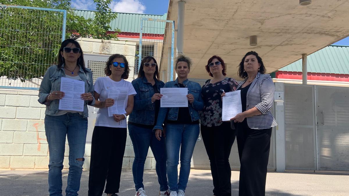 Madres de alumnos del CEE Rosa Llàcer solicitan la puesta en marcha del programa.