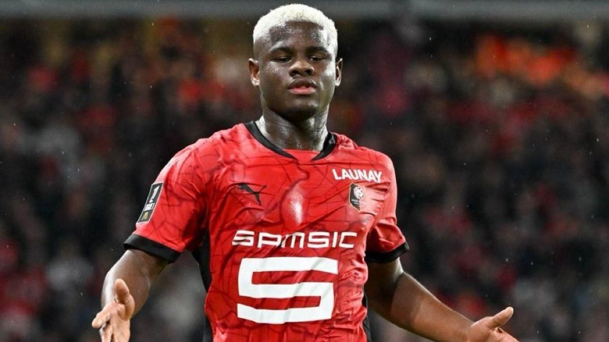 Mika Faye, defensor del Rennes // SRFC
