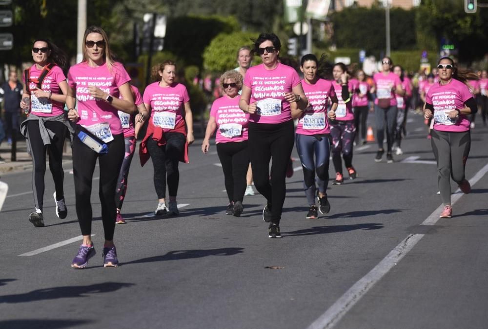 Ambiente en la V Carrera de la Mujer de Murcia