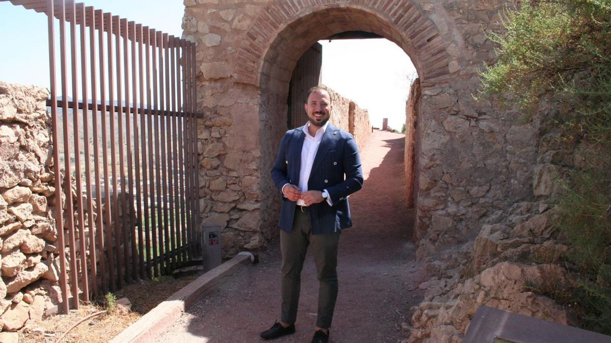 Morales, en uno de los paseos de ronda del Castillo.