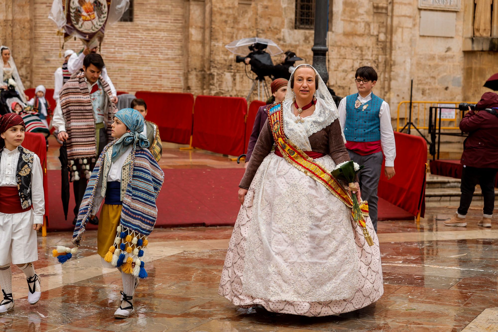 Falleras Mayores en la Ofrenda 2025. Día 18 (2/3)