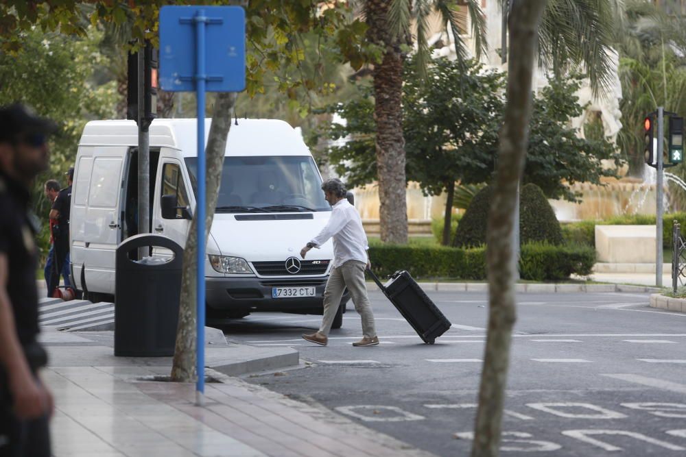 Una falsa alarma con una mochila sospechosa bloquea el centro de Alicante