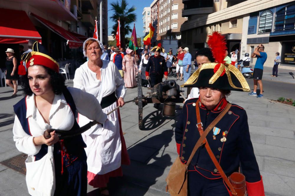 La Asociación Histórico-Cultural Teodoro Reding cumplió este viernes su sueño de que Málaga cuente por fin con una estatua en homenaje al general suizo y gobernador de la ciudad a quien los malagueños dedicaron el Paseo de Reding. La estatua se ha ubicado en la recientemente reformada plaza de la Malagueta.