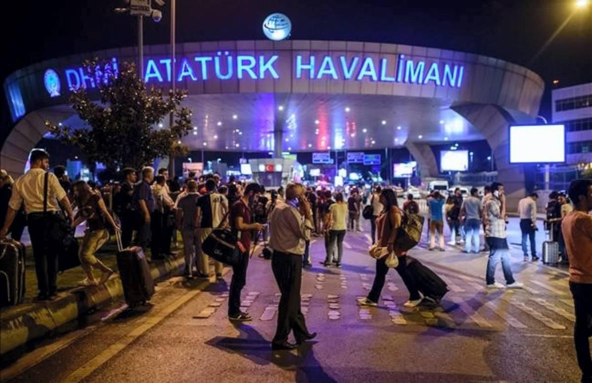 FOTOS: Atentado en el aeropuerto de Estambul