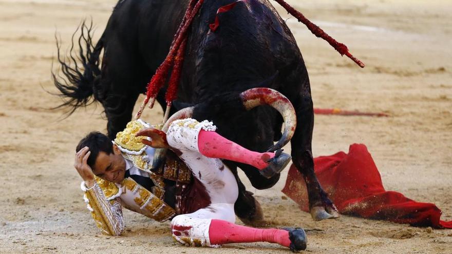 El diestro lorquino Paco Ureña se llevó un susto en Las Ventas.