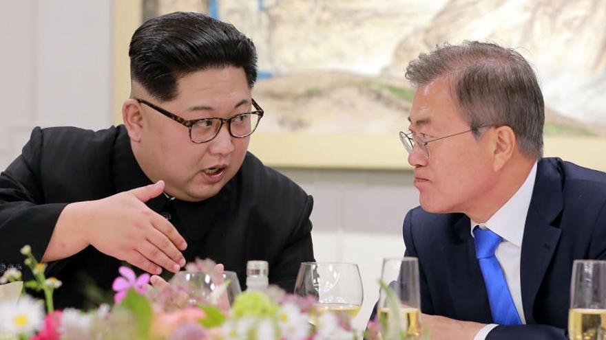 Kim Jong-un y Moon Jae-in.