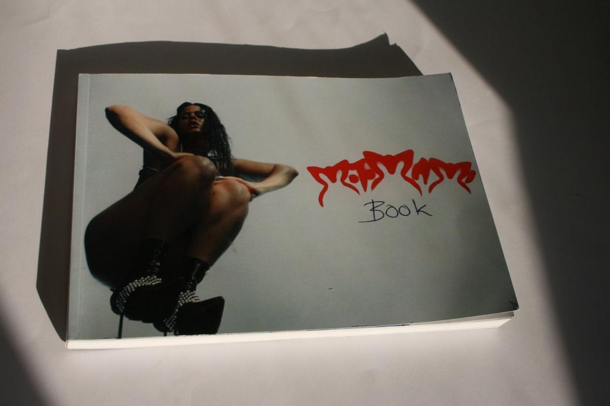 Libro recopilatorio de la era 'Motomami' de Rosalía, realizado por Jorge (16)