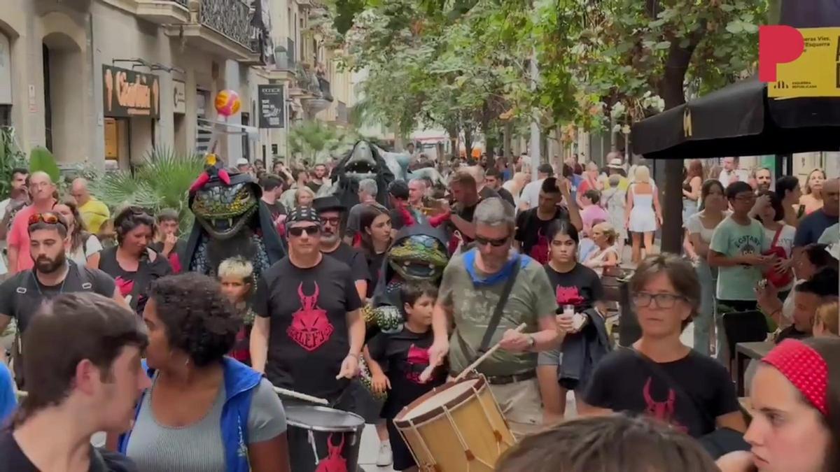 Marcha fúnebre por la muerte de la cultura popular en las fiestas de Gràcia