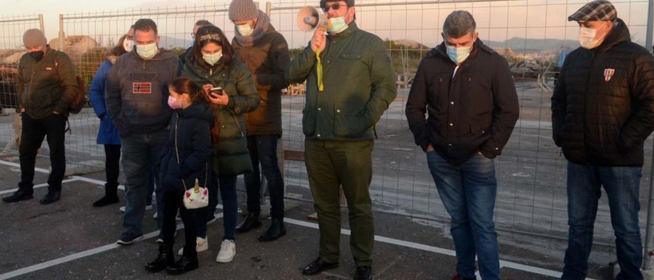 Carlos Iglesias durante la manifestación en contra de la nave.  |