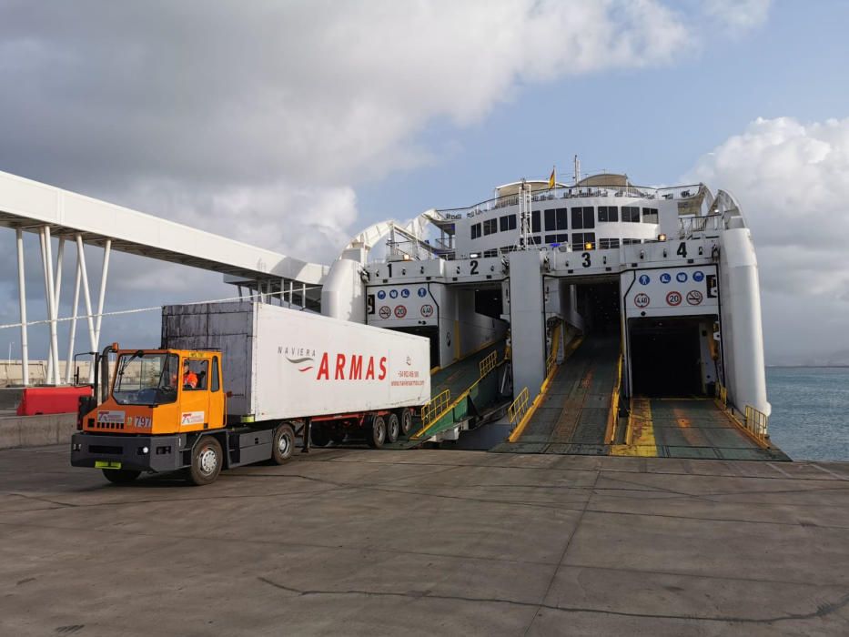 Transporte de mercancías de Armas Trasmediterránea