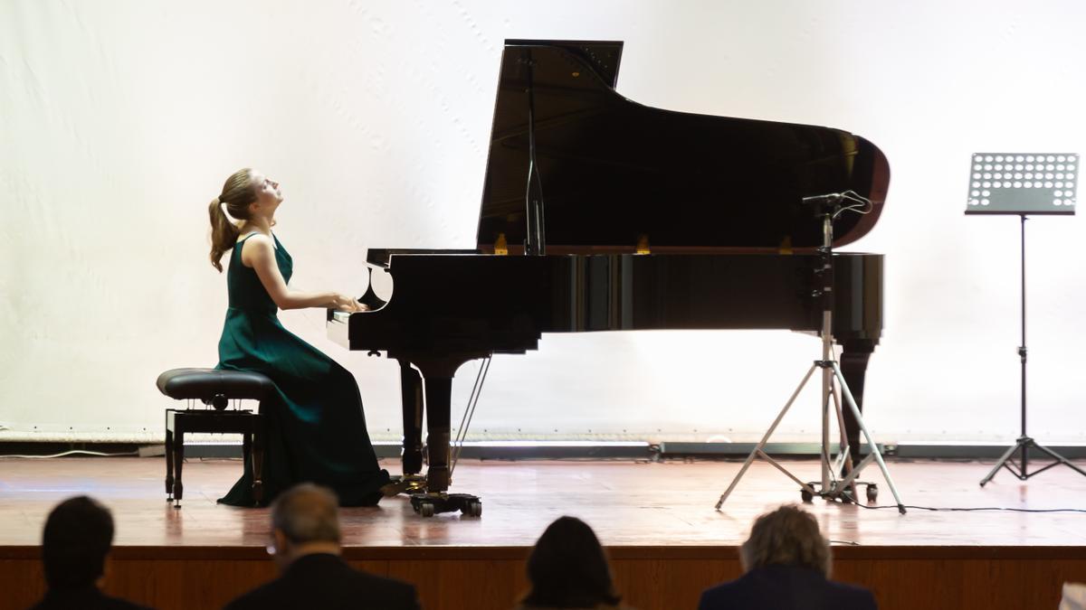 La joven pianista, durante su actuación en el concurso.