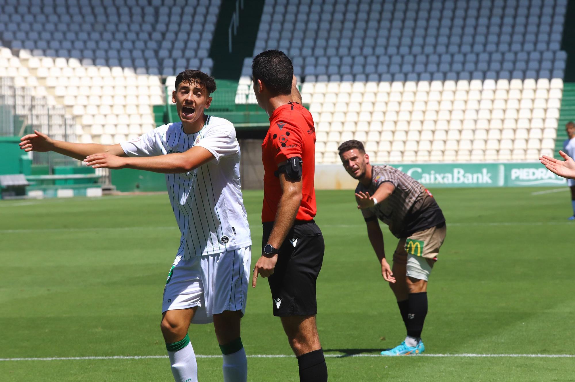 El derbi de play off entre el Córdoba B y el Ciudad de Lucena, en  imágenes