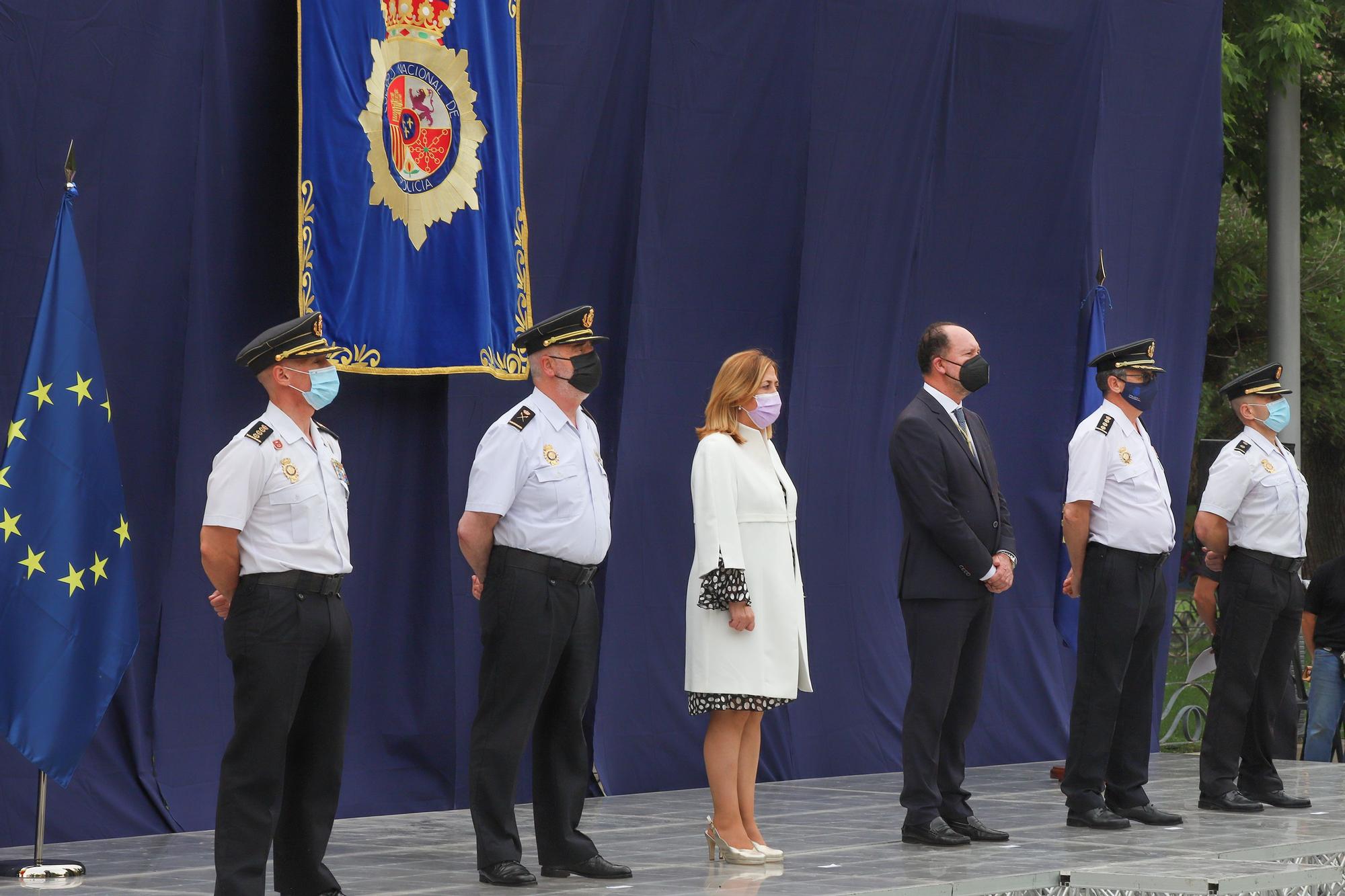 Ceremonia de entrega del bastón de mando  al inspector jefe de la Comisaría de la  Policía Nacional de Orihuela