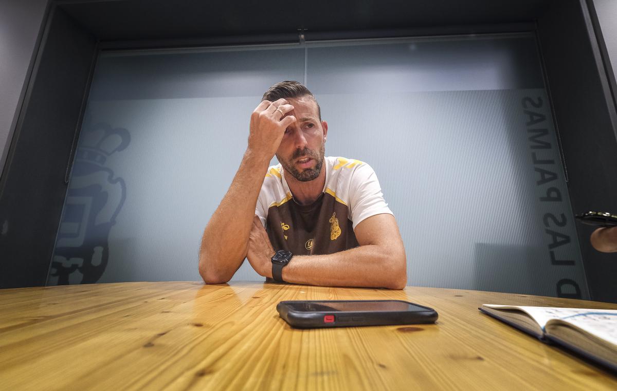 Luis García, en una imagen reflexiva.