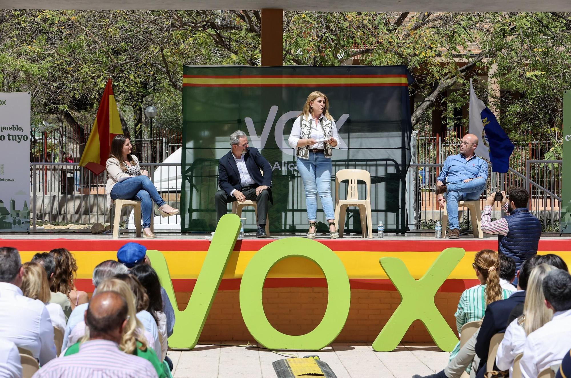 Julia Llopis "se estrena" en Vox
