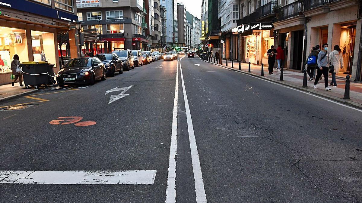 Calle San Andrés, en el tramo que desemboca en la plaza de Pontevedra.   | // CARLOS PARDELLAS