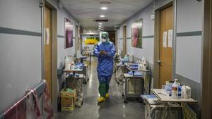 zentauroepp52965024 milano  italy   29 03 2020   medical staff in full protectiv200330180217