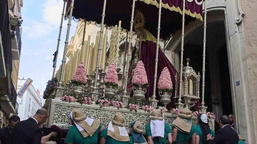 Apunta estos consejos para evitar lesiones si sales esta Semana Santa de Badajoz como costalero