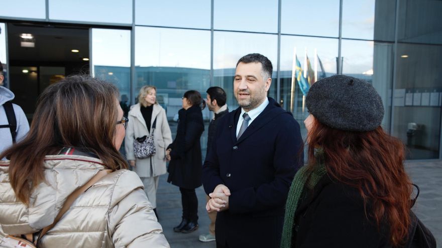 Aplazado el juicio contra el profesor inhabilitado por poner solo dieces en un instituto gijonés
