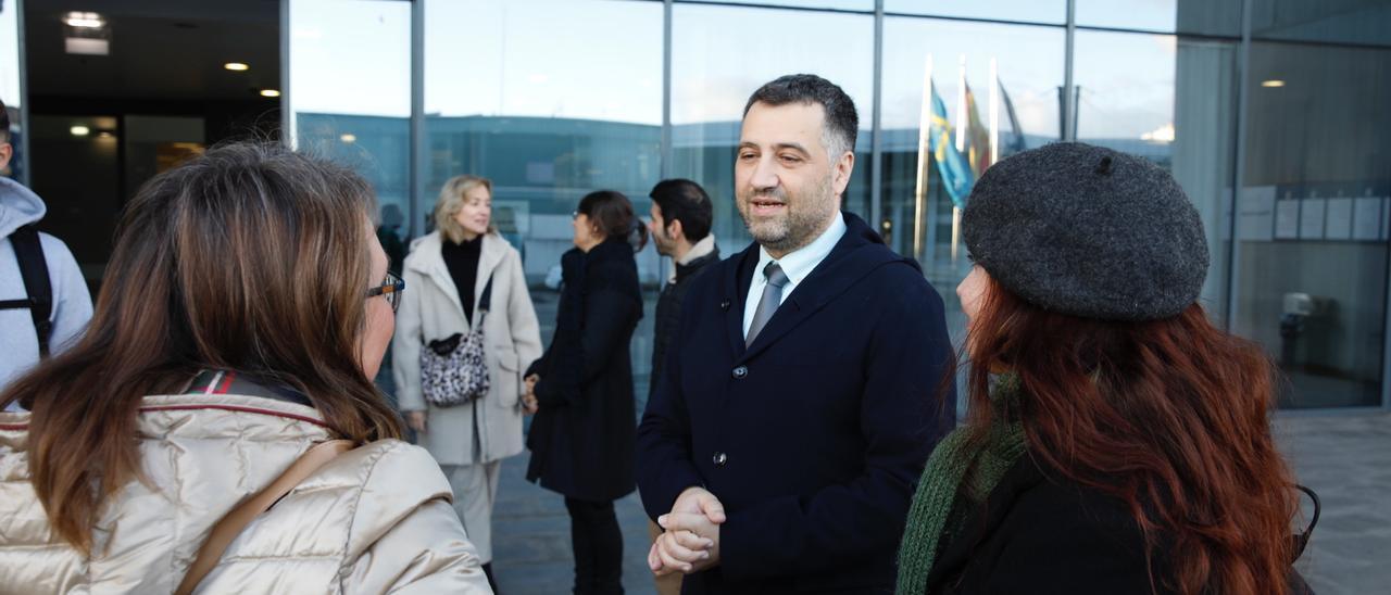 Yván Pozuelo, a la entrada del Palacio de Justicia.