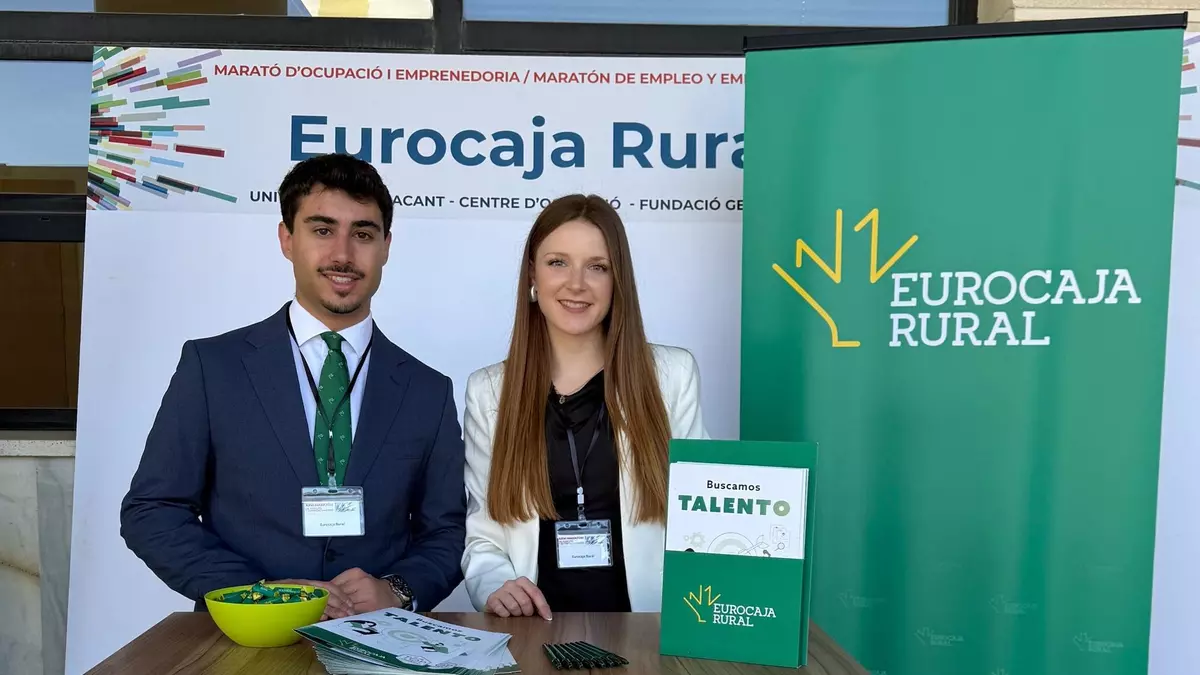 Eurocaja Rural acerca nuevas oportunidades laborales a los estudiantes en el Foro de Empleo de Alicante