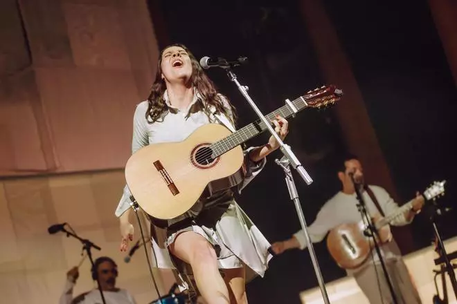 Les millors imatges del concert de Valeria Castro a l'Auditori de Girona