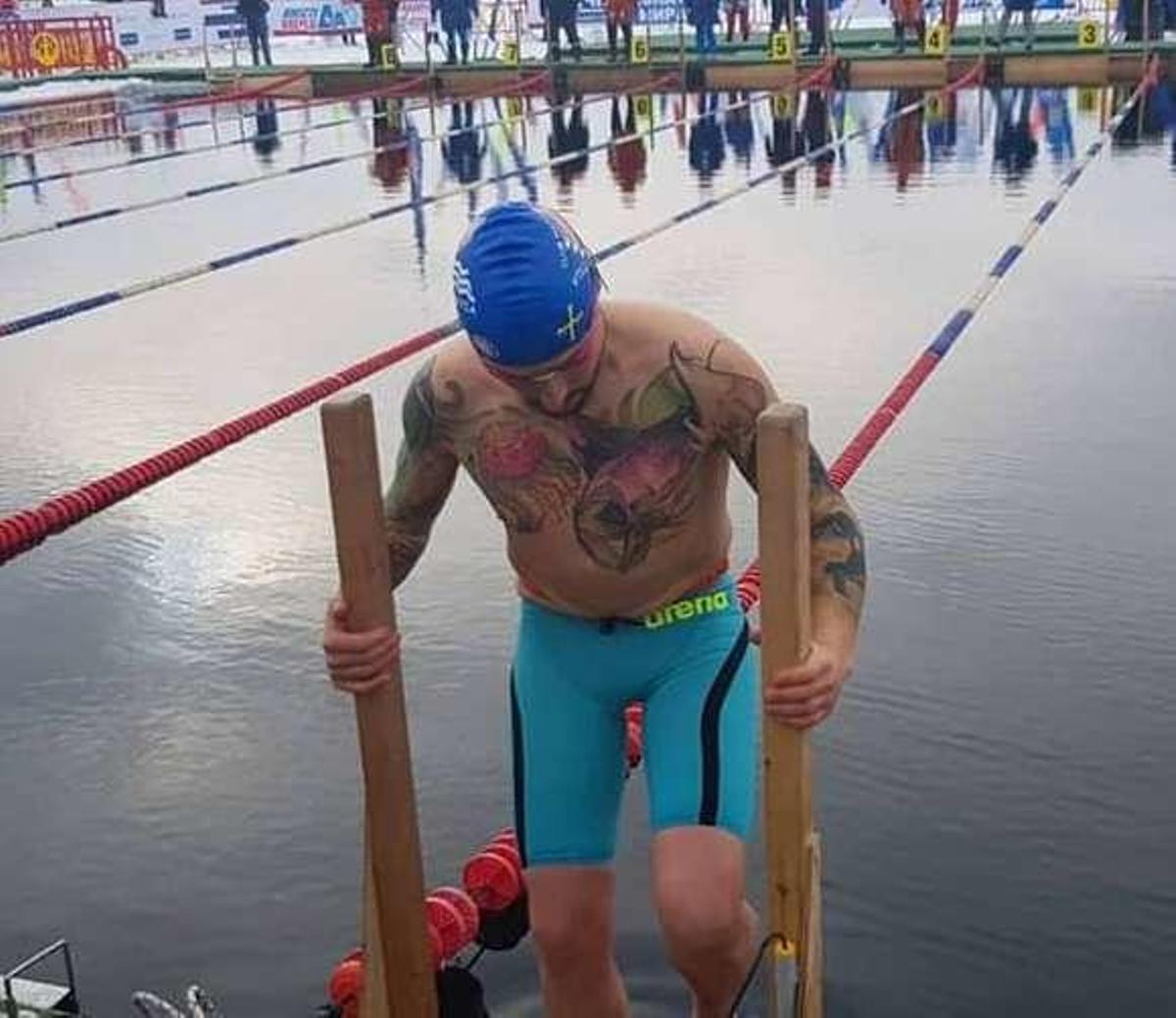 Gorgojo sale del agua durante la prueba.