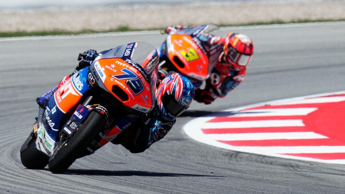 Ai Ogura y Sergio García, disputándose la victoria en el Circuit de Barcelona-Catalunya