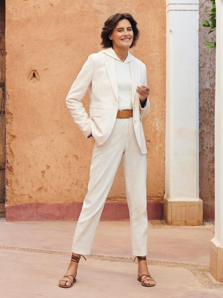 Cómo llevar un pantalón blanco a todas horas, según Inès de la Fressagne -  Woman