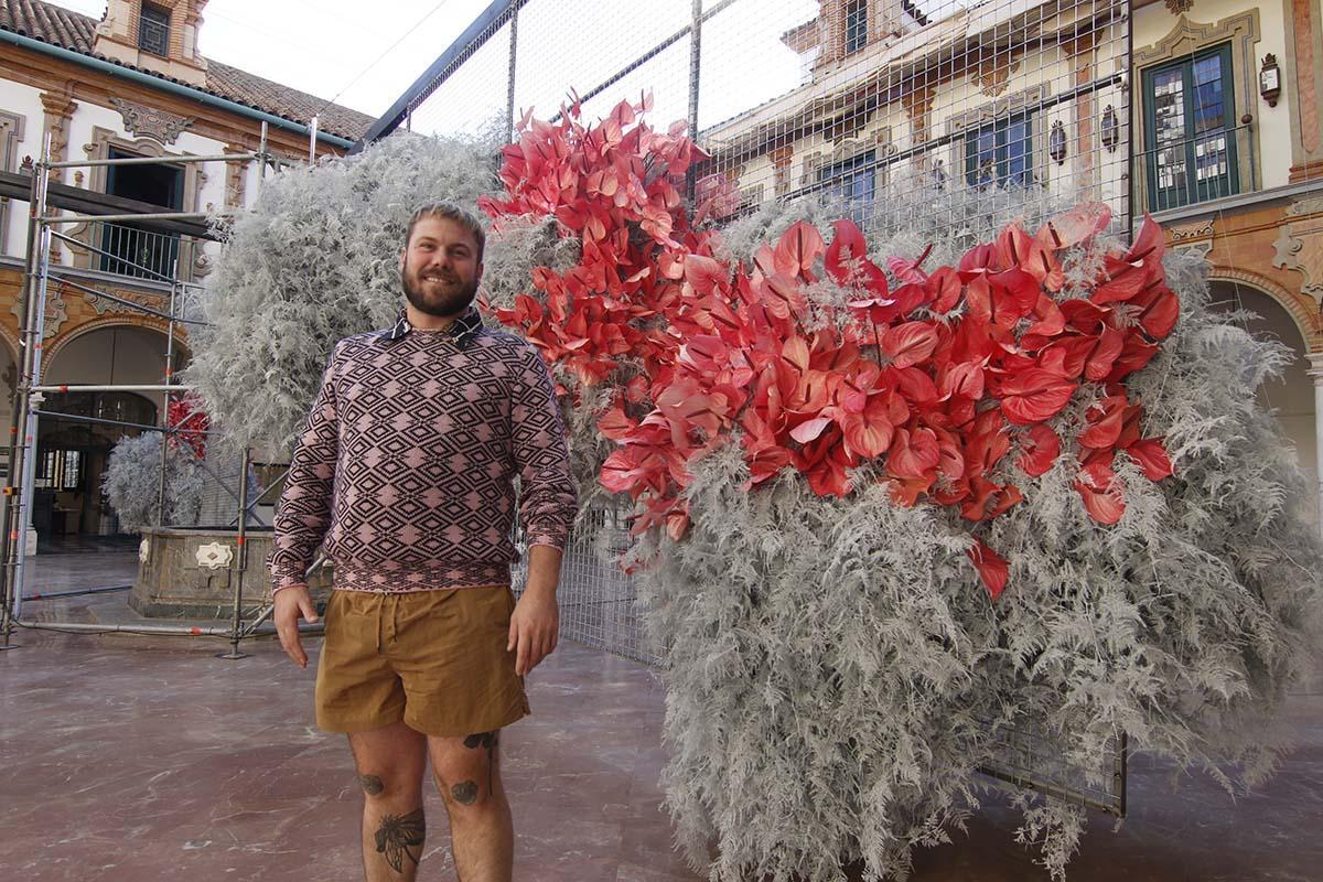 Conjunto floral instalado en el Museo Arqueológico