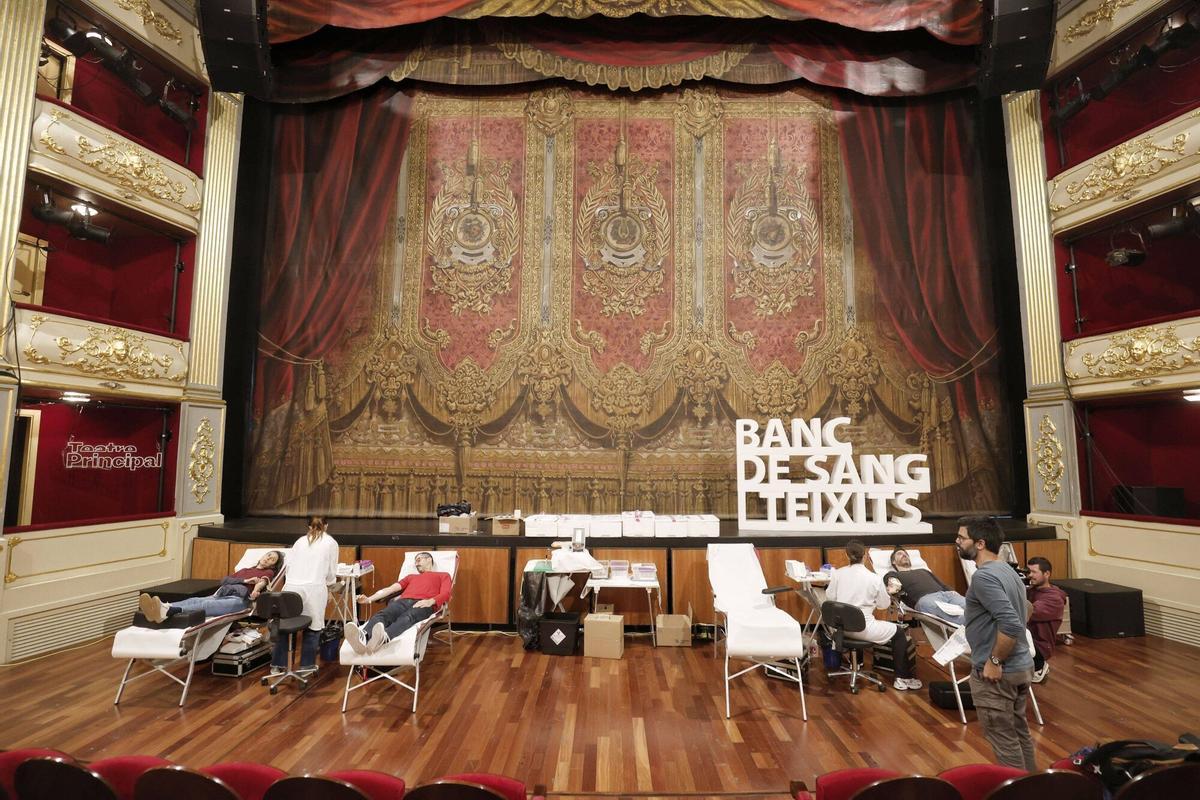 El Teatro Principal de Palma se convierte en un banco de snagre