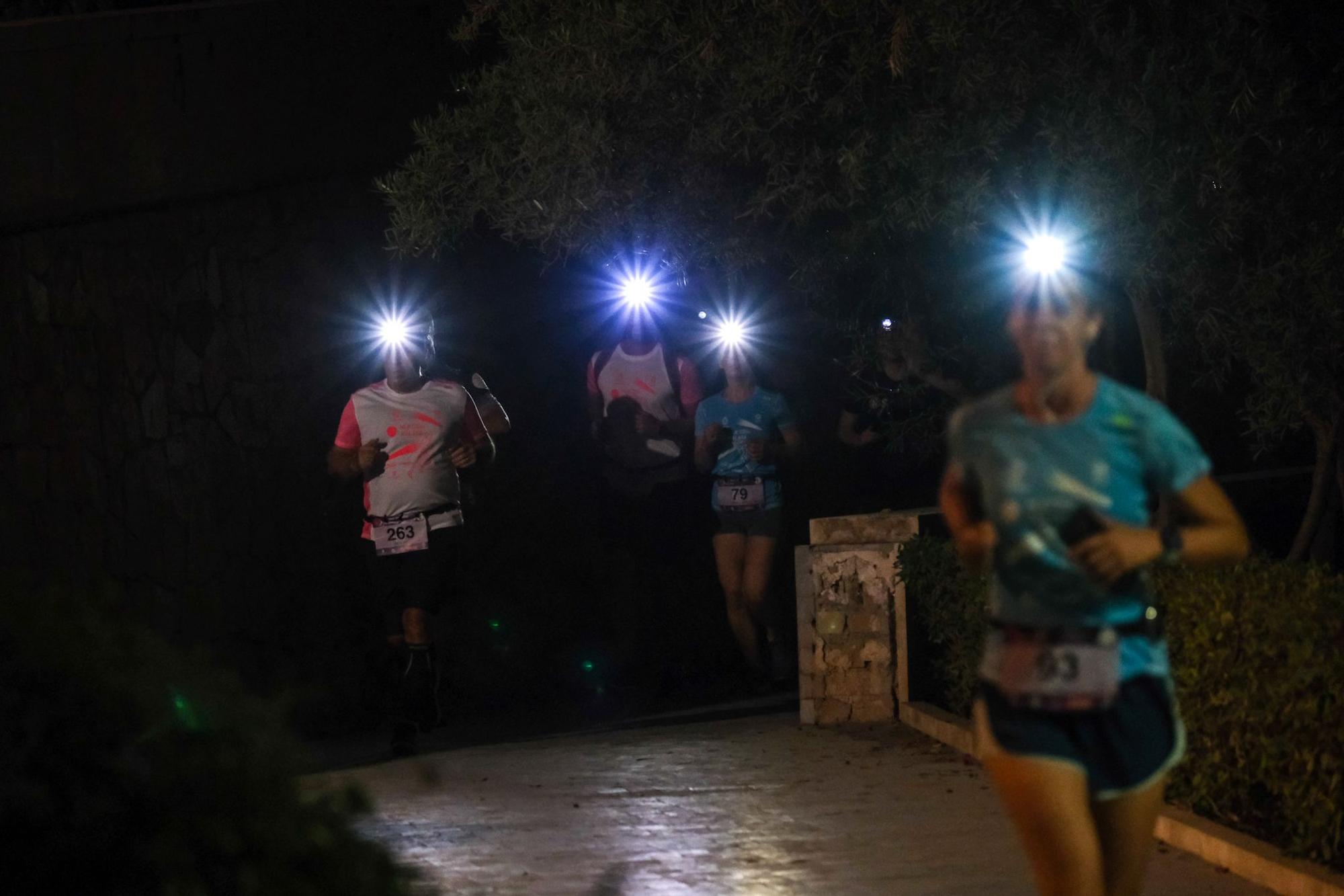 La carrera nocturna Mlk Trail & Tahermo llena de corredores el entorno de Gibralfaro