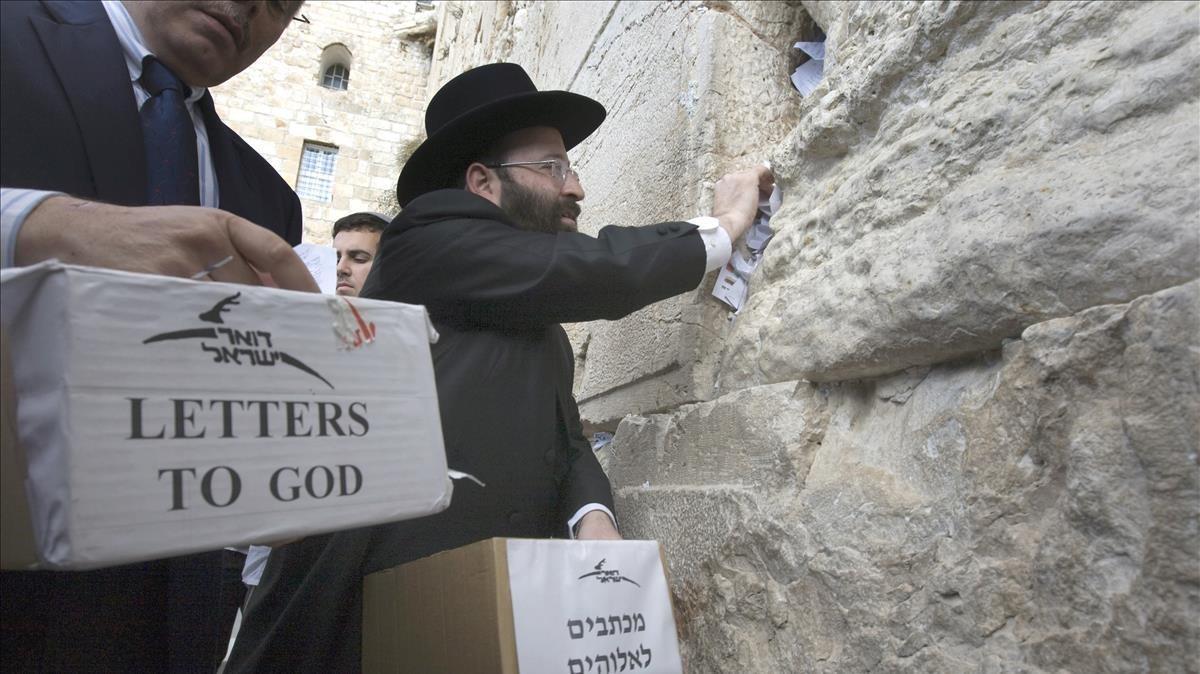 zentauroepp9612935 western wall s rabbi shmuel rabinovich places letters addres171227132932