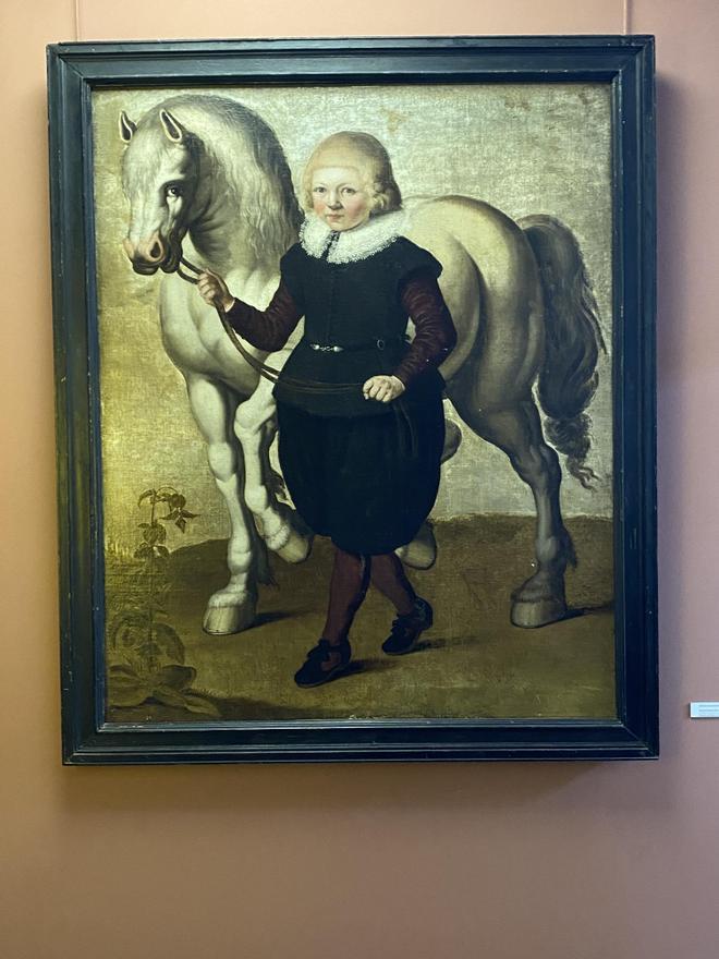 Das neuste Werk in der Sammlung Kinderporträts im Museum Sa Bassa Blanca: Ein Junge mit Pferd.