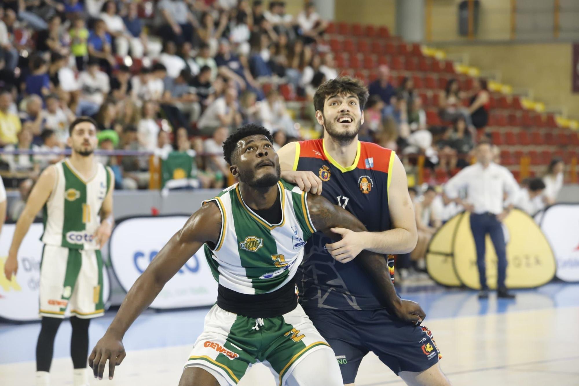 Coto Córdoba-Peñarroya | El derbi provincial de la Liga EBA en imágenes