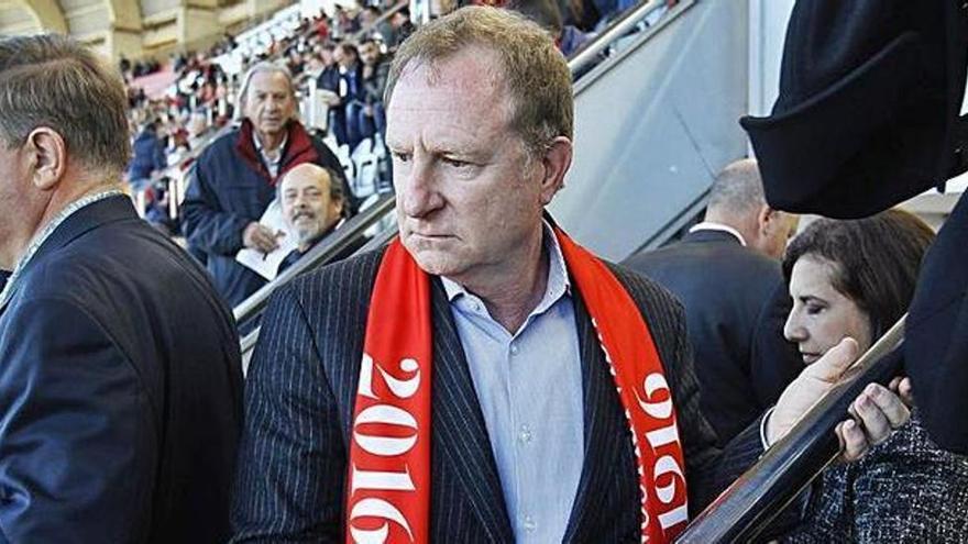 Robert Sarver, en el palco de Son Moix.