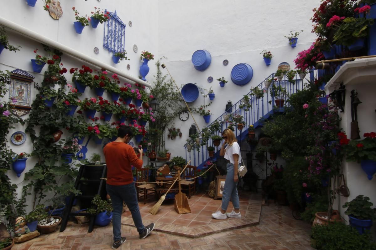 Paseando por los patios de la San Lorenzo y San Rafael