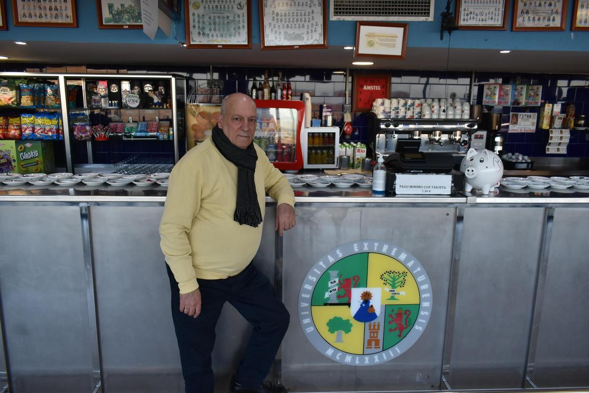Rafael Vizcaíno, en la cafetería.