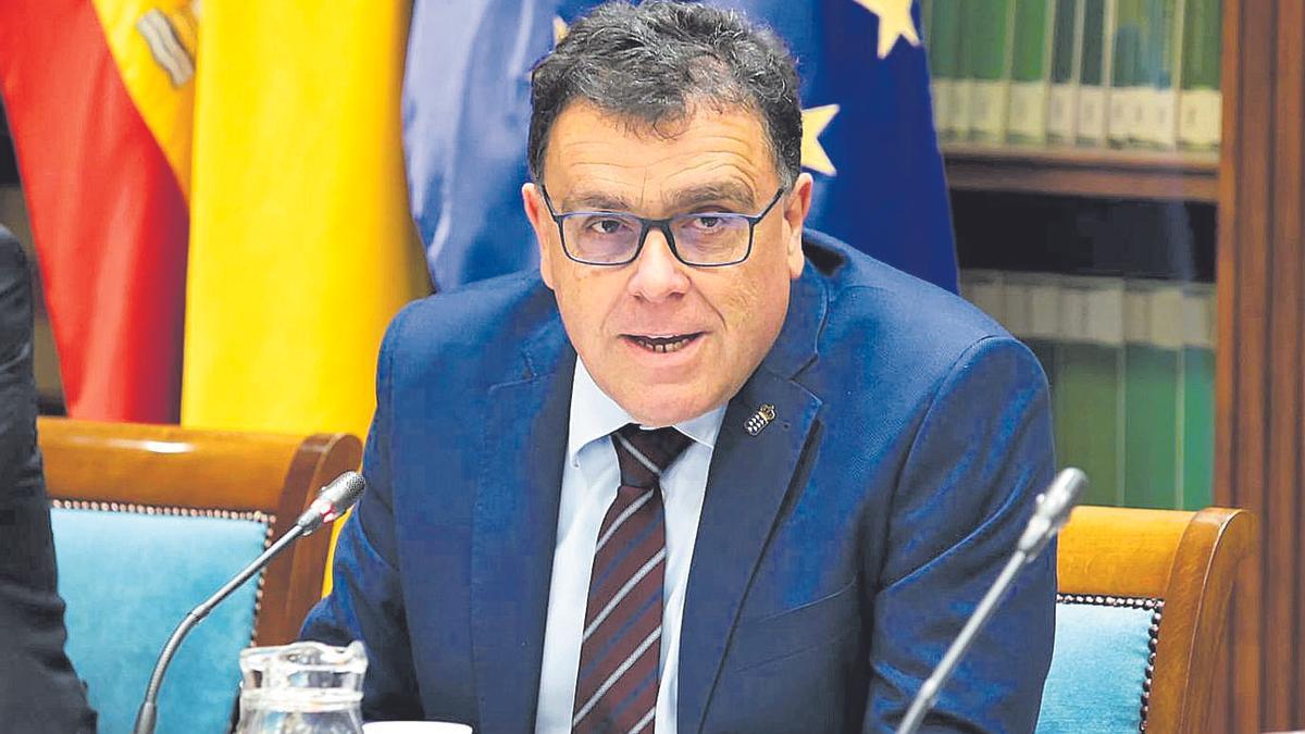 El consejero de Política Territorial, Cohesión Territorial y Aguas del Gobierno canario, Manuel Miranda.