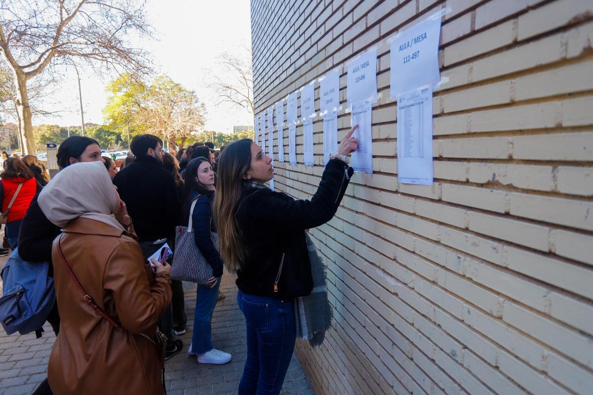 Candidatos en las oposiciones de Sanidad en una imagen de archivo.