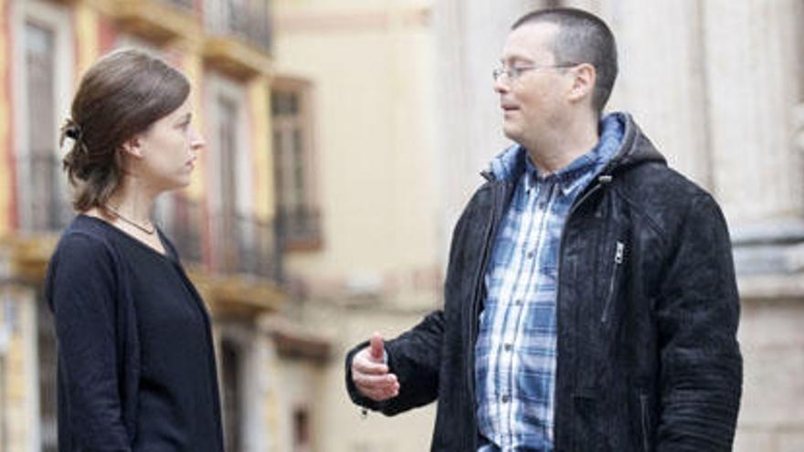 La periodista Pilar Devesa conversa con José Miguel Blanco, infectado con VIH.
