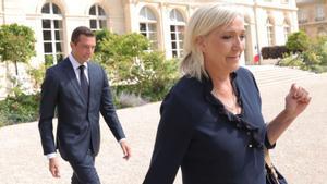Macron rebutja l’esquerra i prolonga la ronda de consultes