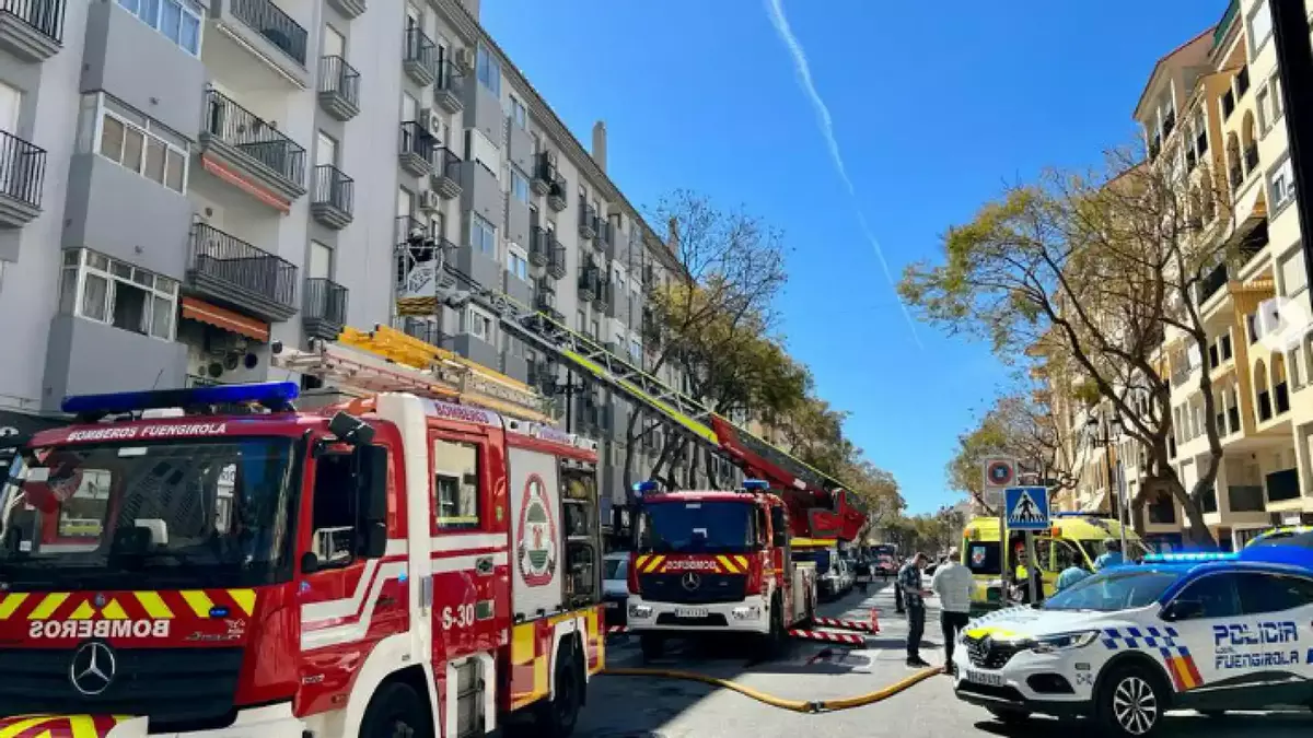 Imagen del operativo de extinción en la calle Colón