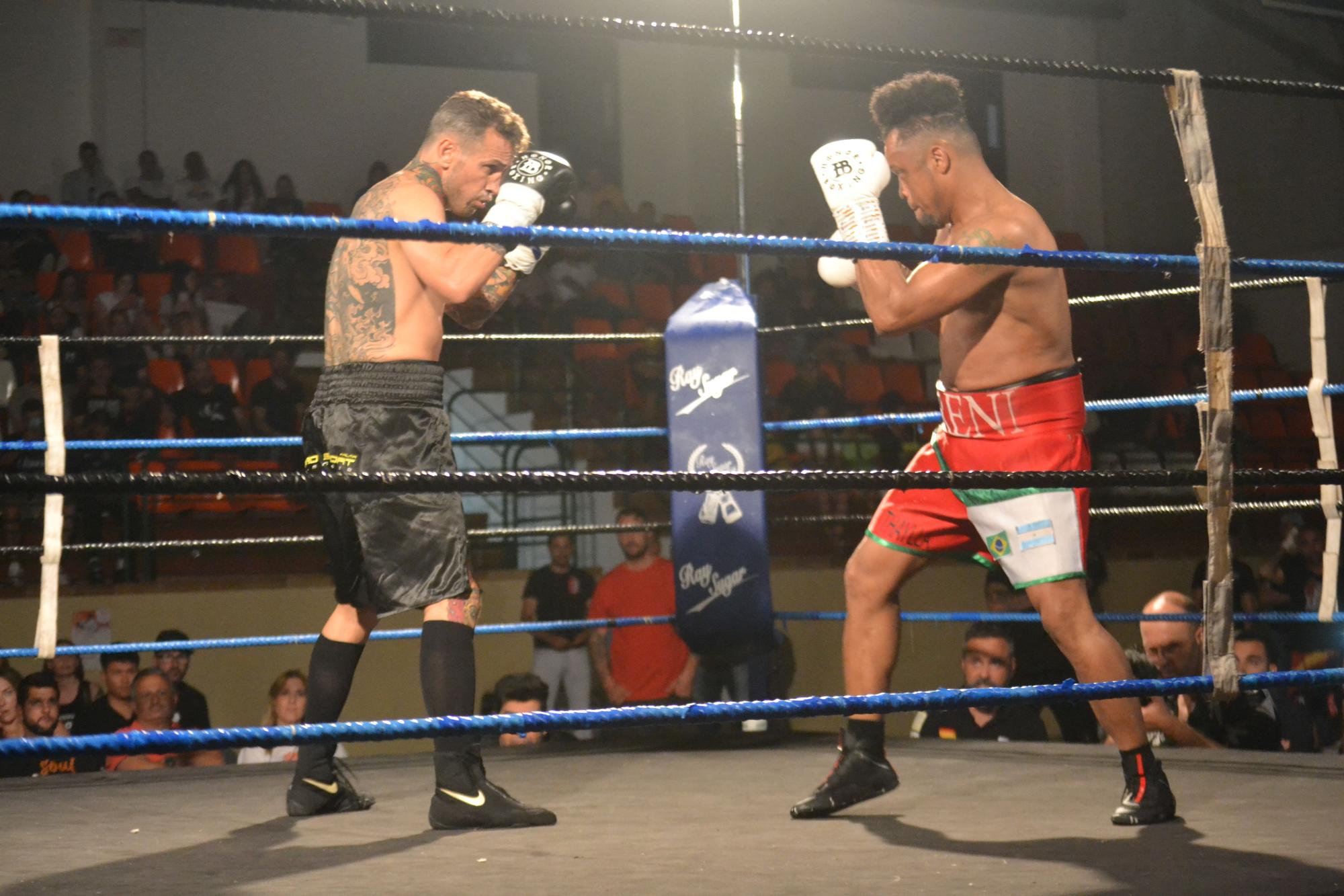 Noche mágica de boxeo en el Polideportivo Melanie Costa de Calvià