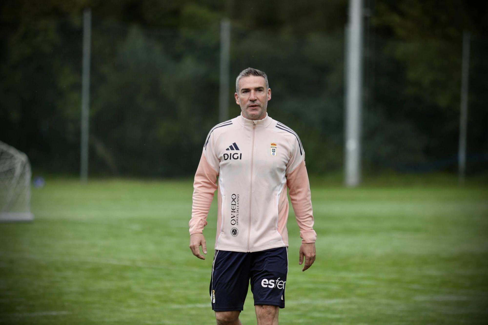 EN IMÁGENES: Así fue el primer entrenamiento de Luis Carrión al frente del Real Oviedo